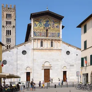 lucca-charm.it-tuscanyhotel.com/